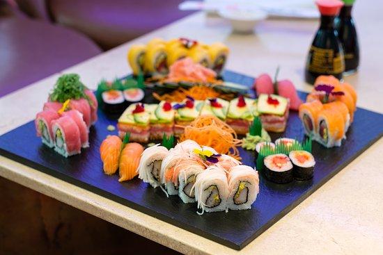 Tanoshii Lounge & Sushi Bar